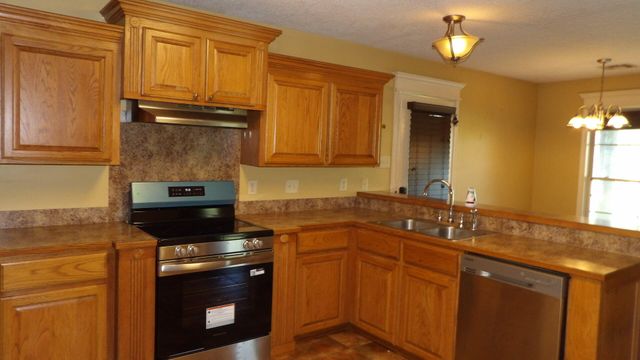 308 Barkley, Iowa, LA 70647