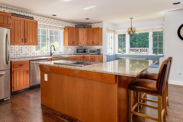 5 Willow Run Road, Greenwich, CT 06831