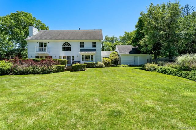 5 Willow Run Road, Greenwich, CT 06831