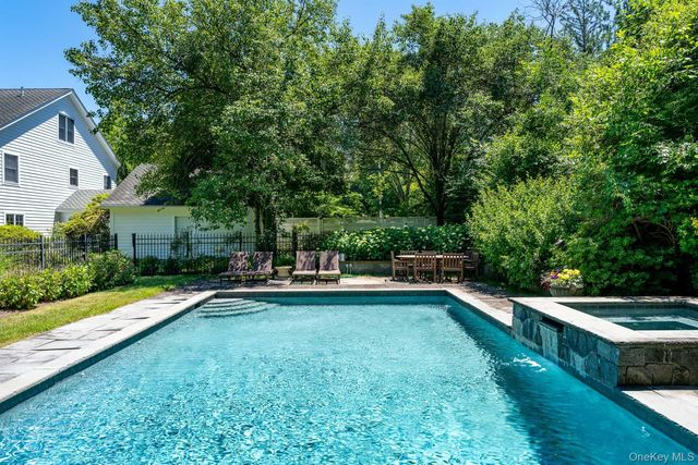 5 Willow Run Road, Greenwich, CT 06831