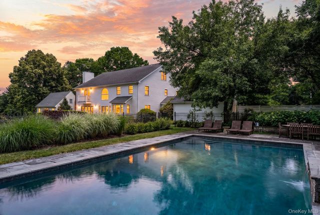5 Willow Run Road, Greenwich, CT 06831