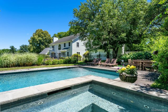 5 Willow Run Road, Greenwich, CT 06831