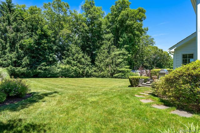 5 Willow Run Road, Greenwich, CT 06831