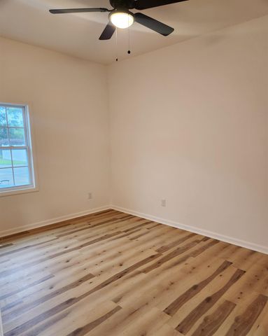 4320 Rose St., Loris, SC 29569