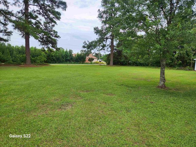 4320 Rose St., Loris, SC 29569