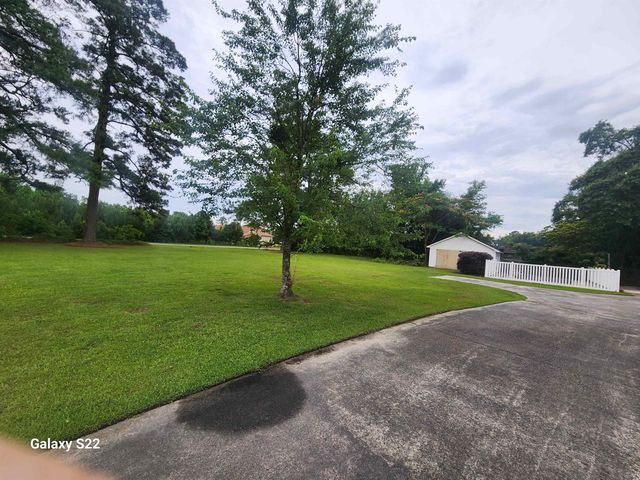 4320 Rose St., Loris, SC 29569