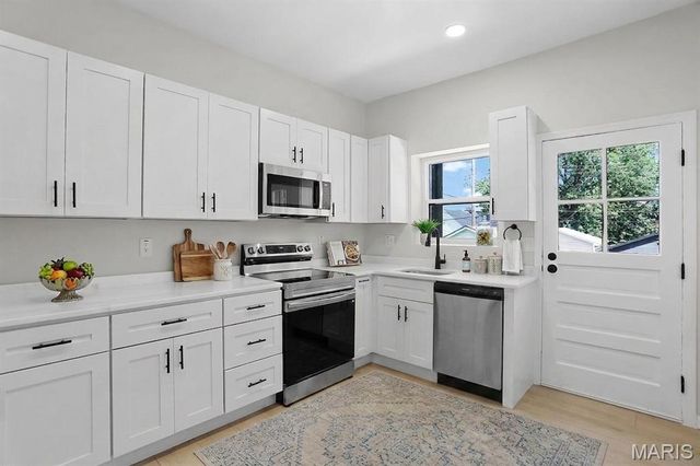 5637 Reber Place, St Louis, MO 63139