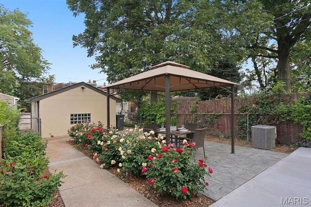 5637 Reber Place, St Louis, MO 63139