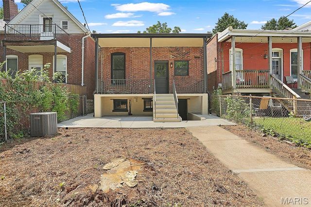 5637 Reber Place, St Louis, MO 63139