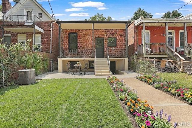 5637 Reber Place, St Louis, MO 63139