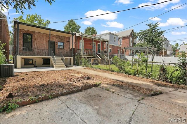 5637 Reber Place, St Louis, MO 63139