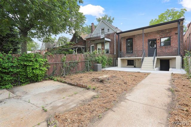 5637 Reber Place, St Louis, MO 63139