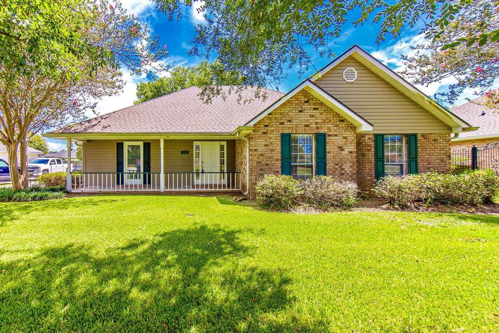 411 Valhi Boulevard, Houma, LA 70360