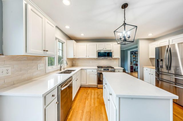 5121 CASSIDY DR, Schnecksville, PA 18078
