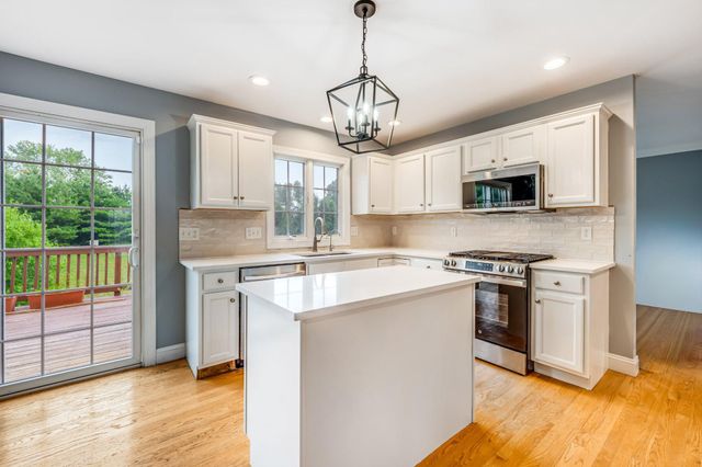 5121 CASSIDY DR, Schnecksville, PA 18078