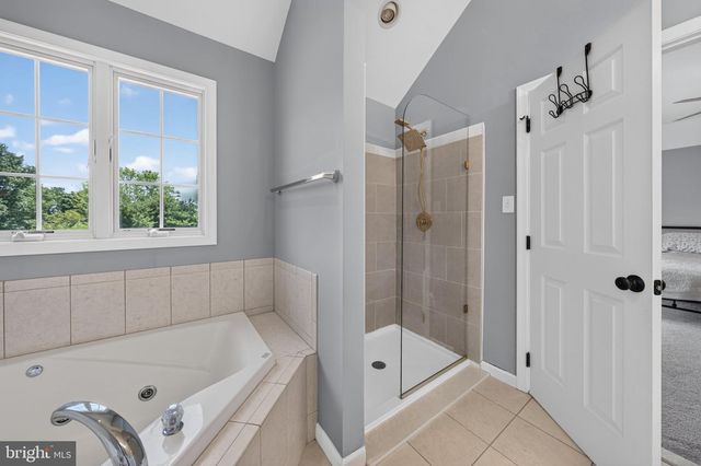 5121 CASSIDY DR, Schnecksville, PA 18078