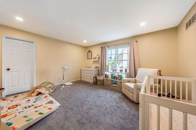 5121 CASSIDY DR, Schnecksville, PA 18078