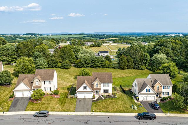 5121 CASSIDY DR, Schnecksville, PA 18078