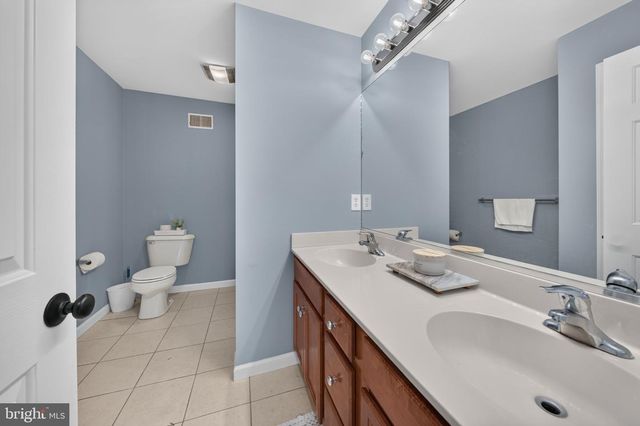5121 CASSIDY DR, Schnecksville, PA 18078