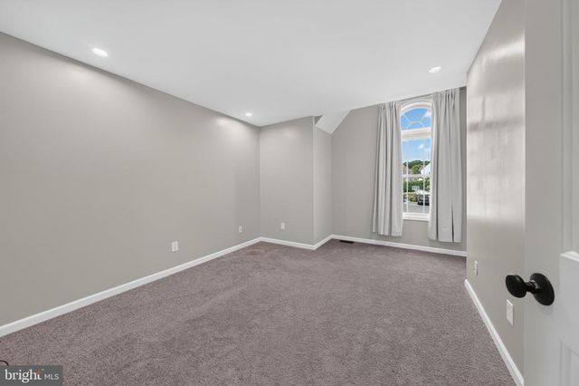 5121 CASSIDY DR, Schnecksville, PA 18078