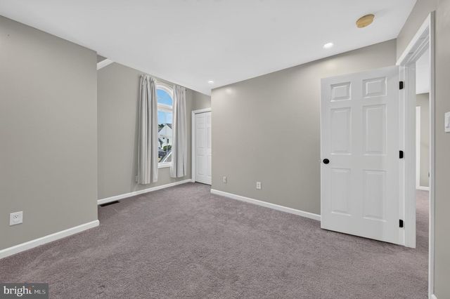 5121 CASSIDY DR, Schnecksville, PA 18078