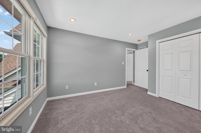 5121 CASSIDY DR, Schnecksville, PA 18078