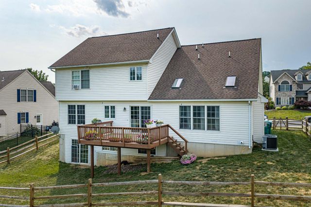 5121 CASSIDY DR, Schnecksville, PA 18078