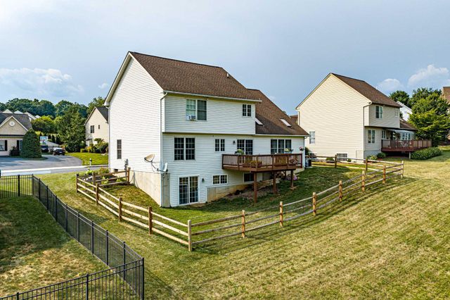 5121 CASSIDY DR, Schnecksville, PA 18078