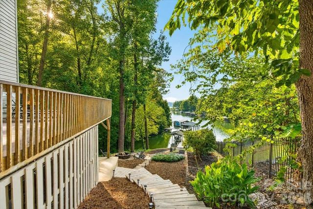 125 Hickory Point Court, Statesville, NC 28677