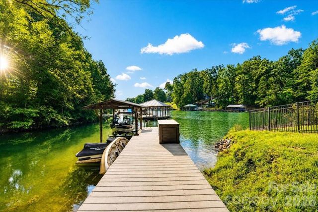 125 Hickory Point Court, Statesville, NC 28677