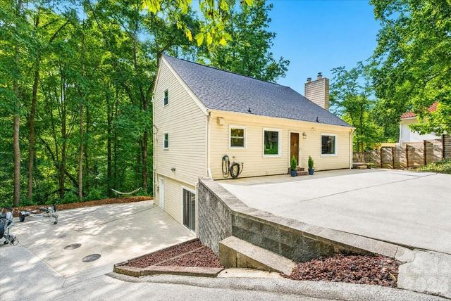 125 Hickory Point Court, Statesville, NC 28677