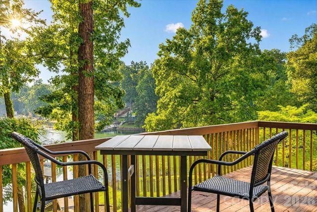 125 Hickory Point Court, Statesville, NC 28677