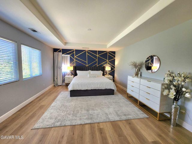 26523 Starling Court, Canyon Country, CA 91387