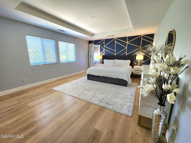 26523 Starling Court, Canyon Country, CA 91387