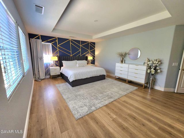 26523 Starling Court, Canyon Country, CA 91387