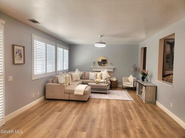 26523 Starling Court, Canyon Country, CA 91387