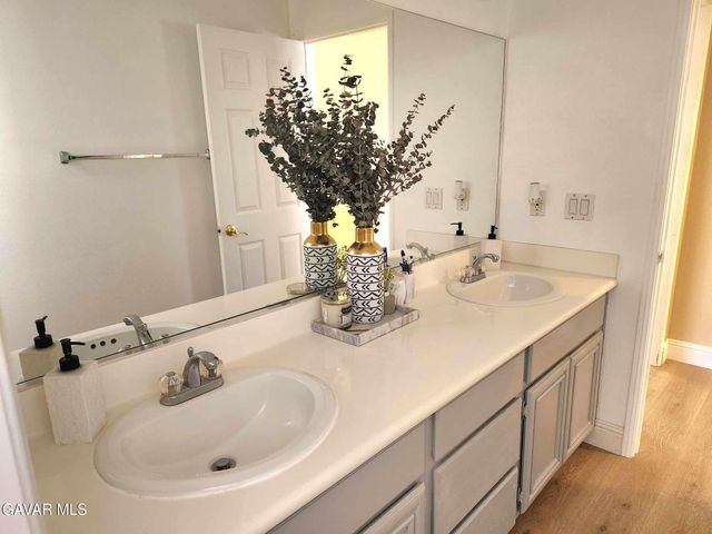 26523 Starling Court, Canyon Country, CA 91387