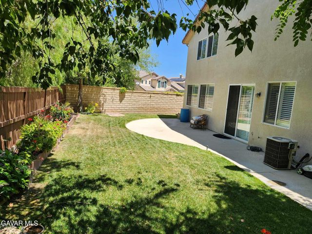 26523 Starling Court, Canyon Country, CA 91387