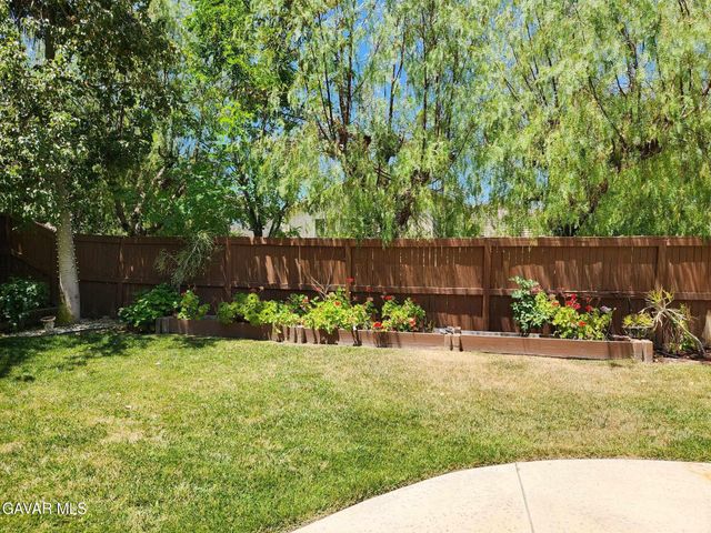 26523 Starling Court, Canyon Country, CA 91387