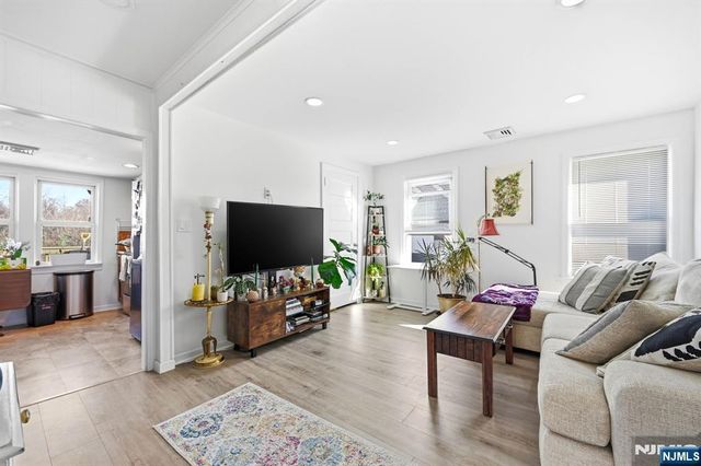 1 Pocahontas Street, Morristown, NJ 07960