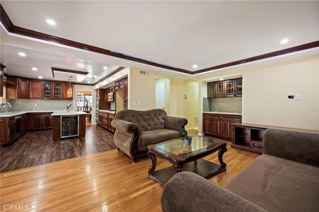 22606 Archwood Street, West Hills, CA 91307