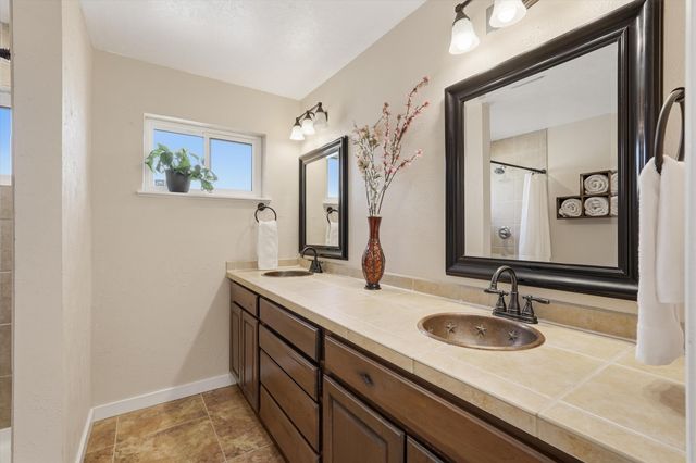 9101 Wallace Avenue NE, Albuquerque, NM 87109