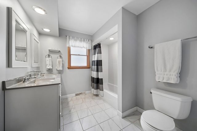 4405 Prospect Avenue, Downers Grove, IL 60515