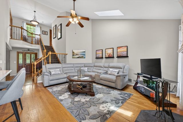 201 Tulip Circle, Island Lake, IL 60042