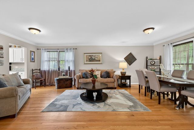201 Tulip Circle, Island Lake, IL 60042