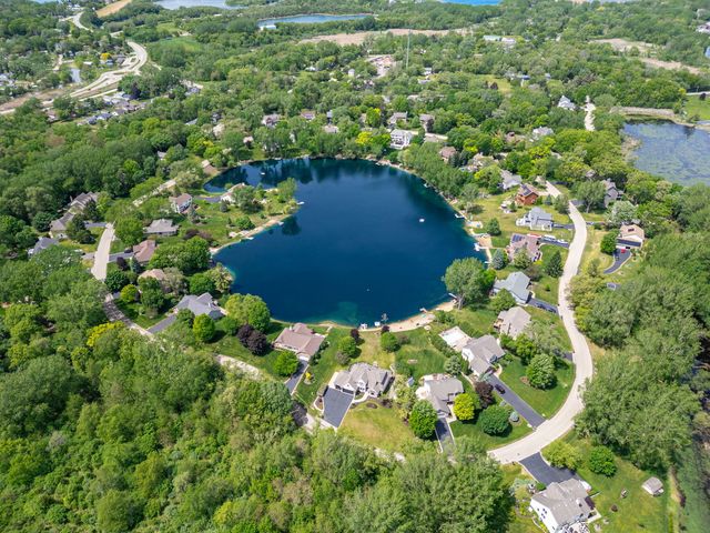 201 Tulip Circle, Island Lake, IL 60042