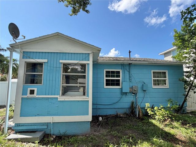5621 13TH AVENUE S, Gulfport, FL 33707