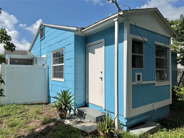 5621 13TH AVENUE S, Gulfport, FL 33707
