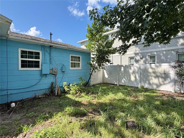 5621 13TH AVENUE S, Gulfport, FL 33707