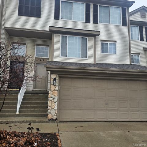 215 Oak Ridge Drive, Pontiac, MI 48341